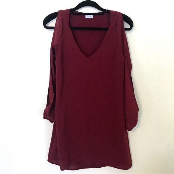 Tobi Dresses & Skirts - Tobi Breezy Slit Sleeve Chiffon Dress Burgundy